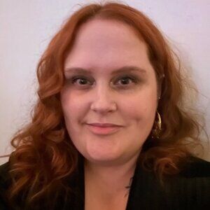 Meet your Posher, Kristen! 🖤